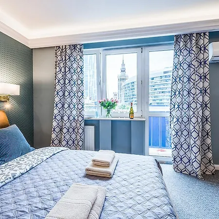 Gold Zlota - Palace Of Culture View- Netflix Apartment